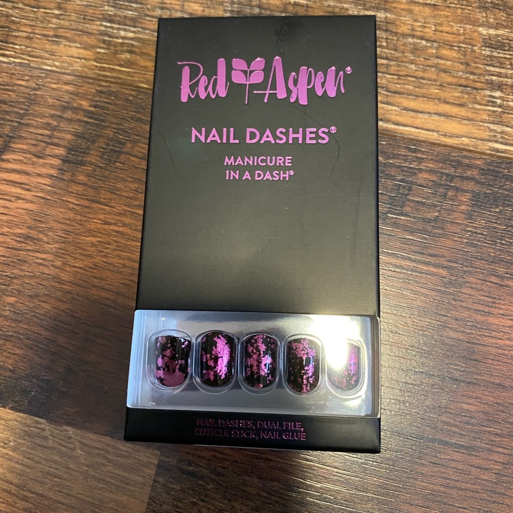 Red Aspen Nail Dashes
These are NOT your dollar tree press on nails
